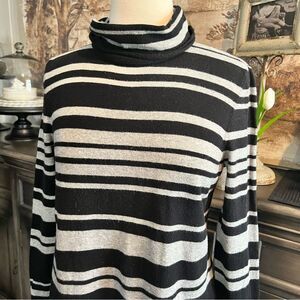Liz Claiborne Black and White Striped Turtleneck Sweater Size Lg